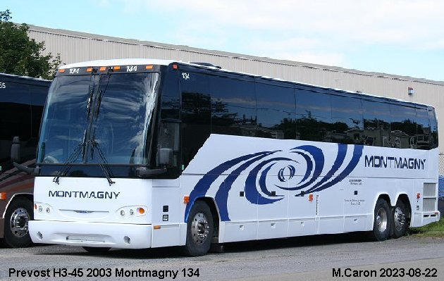 BUS/AUTOBUS: Prevost H3-45 2003 Montmagny