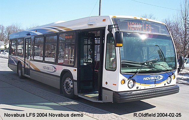 BUS/AUTOBUS: Novabus LFS 2004 Novabus