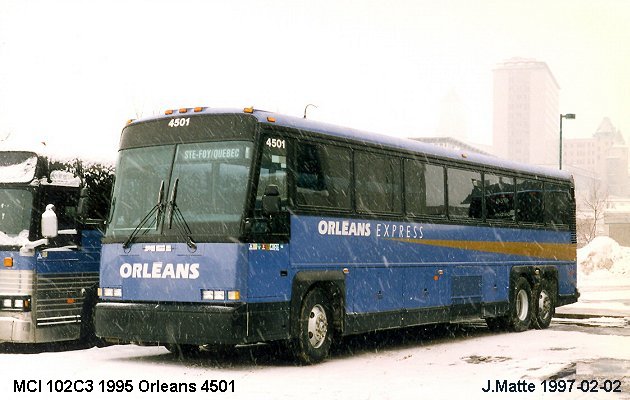 BUS/AUTOBUS: MCI 102 C3 1995 Orleans