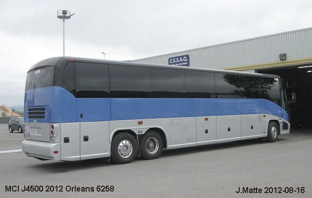 BUS/AUTOBUS: MCI J4500 2012 Orleans