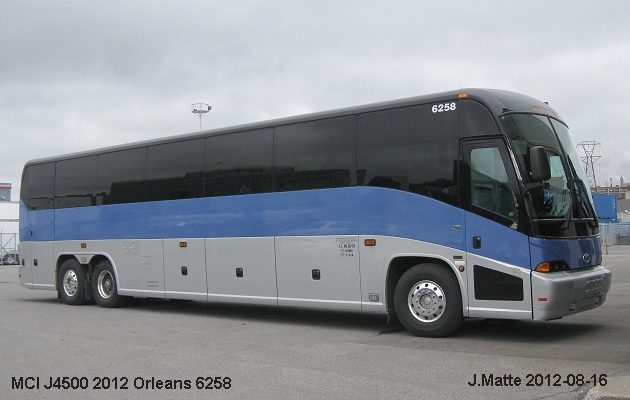 BUS/AUTOBUS: MCI J4500 2012 Orleans