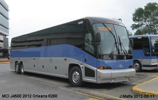 BUS/AUTOBUS: MCI J4500 2012 Orleans