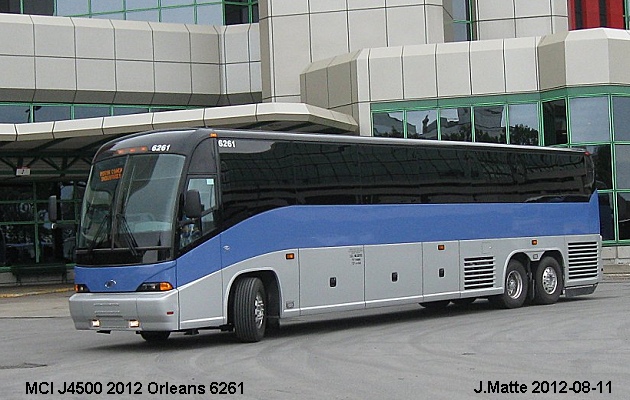 BUS/AUTOBUS: MCI J4500 2012 Orleans