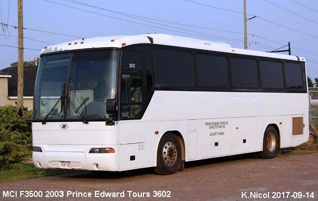 BUS/AUTOBUS: MCI F3500 2003 Prince Edward Tour