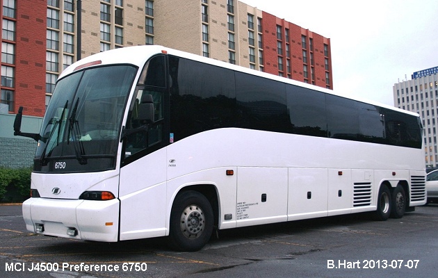 BUS/AUTOBUS: MCI J4500 2007 Preference