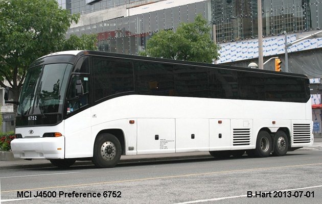 BUS/AUTOBUS: MCI J4500 2006 Preference