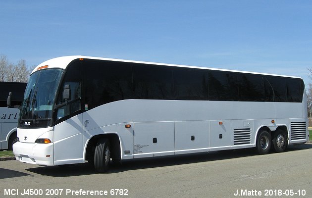 BUS/AUTOBUS: MCI J4500 2007 Preference