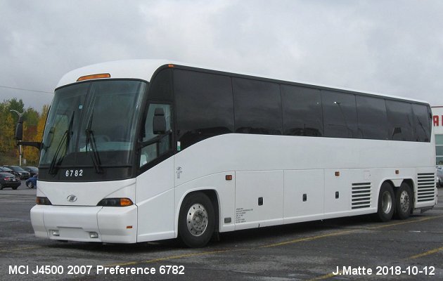 BUS/AUTOBUS: MCI J4500 2007 Preference