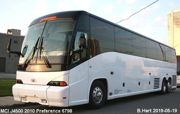 BUS/AUTOBUS: MCI J4500 2010 Preference