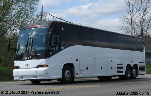 BUS/AUTOBUS: MCI J4500 2017 Préférence