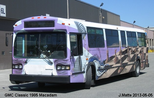 BUS/AUTOBUS: GMC Classic 1985 Macadam