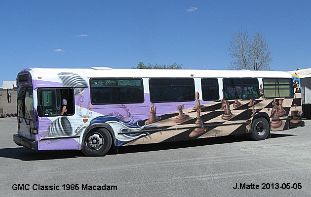 BUS/AUTOBUS: GMC Classic 1985 Macadam