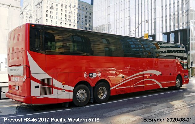 BUS/AUTOBUS: Prevost H3-45 2017 Pacific Western