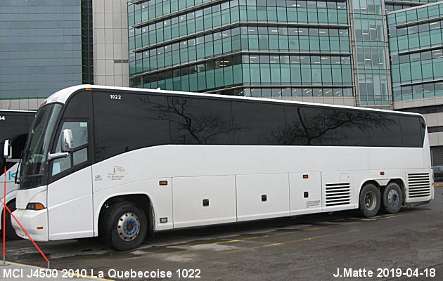 BUS/AUTOBUS: MCI J4500 2010 Quebecoise