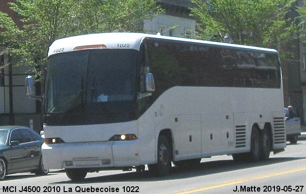 BUS/AUTOBUS: MCI J4500 2010 Quebecoise