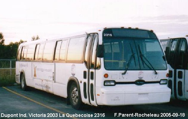 BUS/AUTOBUS: Dupont Industries Victoria 2003 Quebecoise