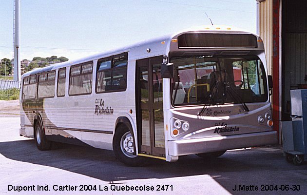 BUS/AUTOBUS: Dupont Industries Cartier 2004 Quebecoise