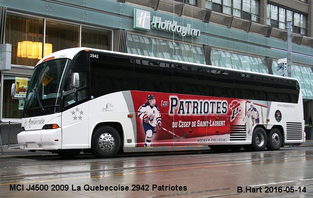 BUS/AUTOBUS: MCI J4500 2009 Quebecoise