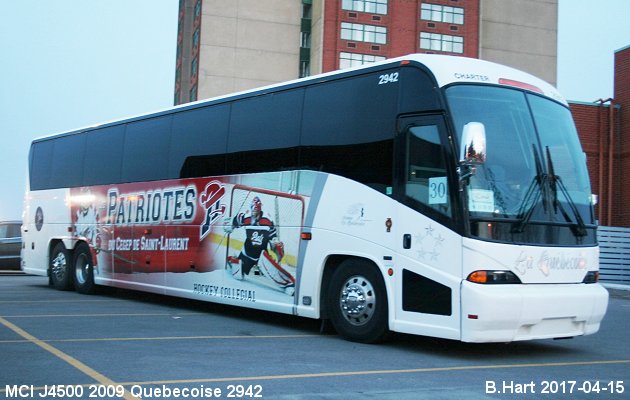 BUS/AUTOBUS: MCI J4500 2009 Quebecoise