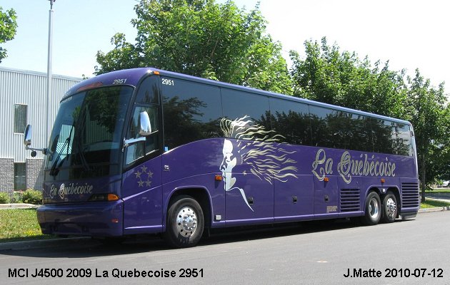 BUS/AUTOBUS: MCI J4500 2009 Quebecoise