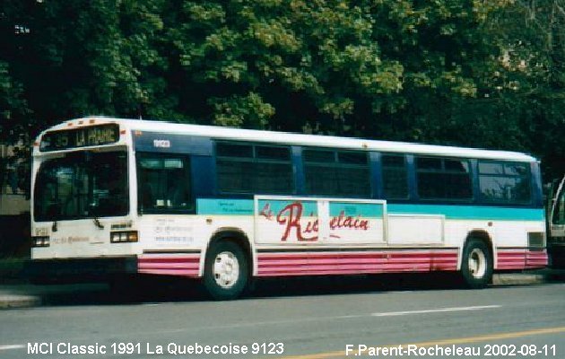 BUS/AUTOBUS: MCI Classic 1991 Quebecoise