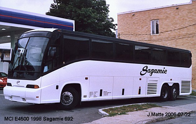 BUS/AUTOBUS: MCI E4500 1998 Sagamie