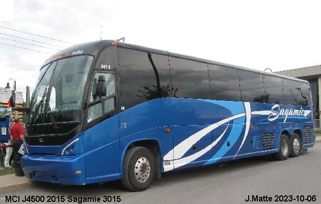 BUS/AUTOBUS: MCI J4500 2015 Sagamie