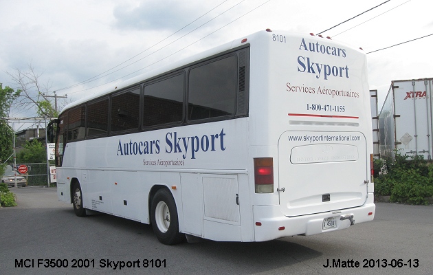 BUS/AUTOBUS: MCI F3500 2001 Skyport