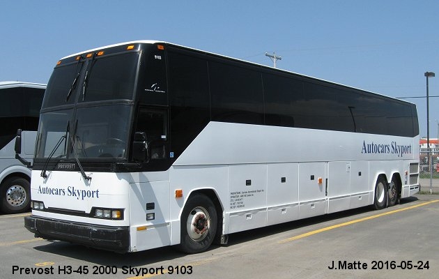 BUS/AUTOBUS: Prevost H3-45 2000 Skyport