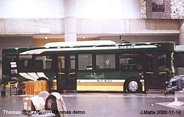 BUS/AUTOBUS: Thomas SLF 35 2000 Thomas