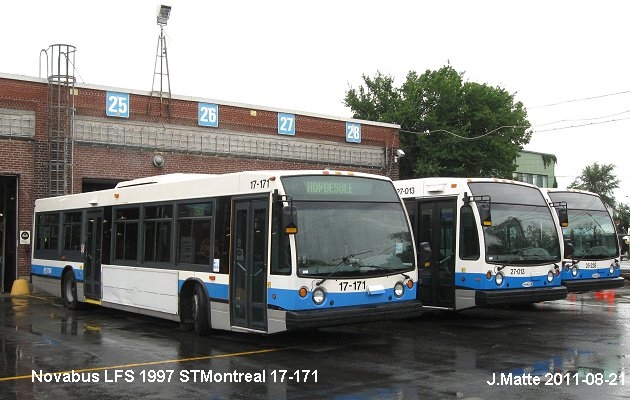 BUS/AUTOBUS: Novabus LFS 1997 STMontreal