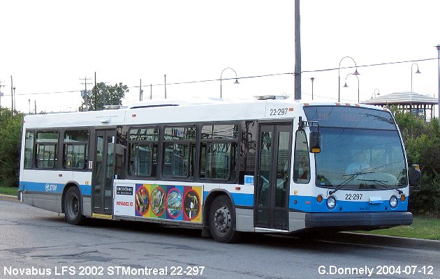 BUS/AUTOBUS: Novabus LFS 2002 STMontreal