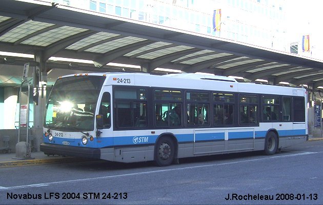 BUS/AUTOBUS: Novabus LFS 2004 STMontreal