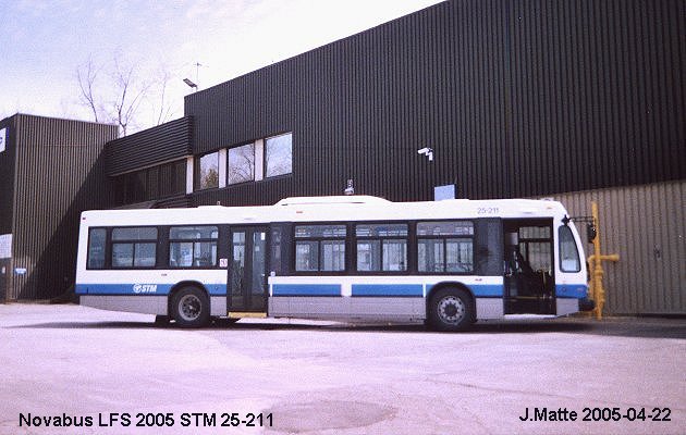 BUS/AUTOBUS: Novabus LFS 2005 STM