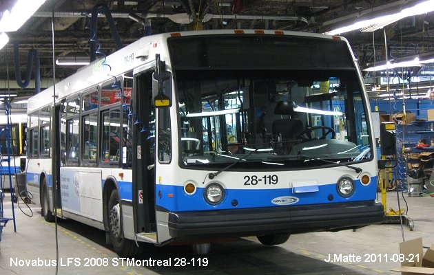 BUS/AUTOBUS: Novabus LFS 2008 STMontreal