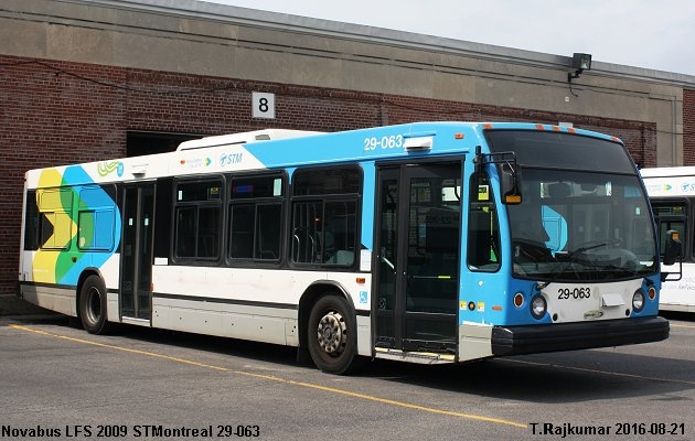 BUS/AUTOBUS: Novabus LFS 2009 STMontreal