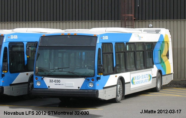 BUS/AUTOBUS: Novabus LFS 2012 STMontreal