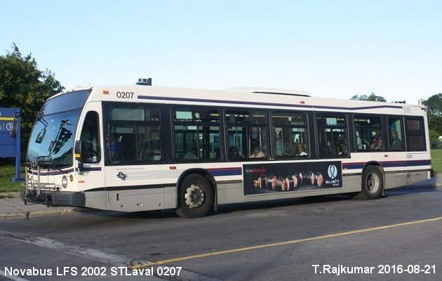 BUS/AUTOBUS: Novabus LFS 2002 STLaval