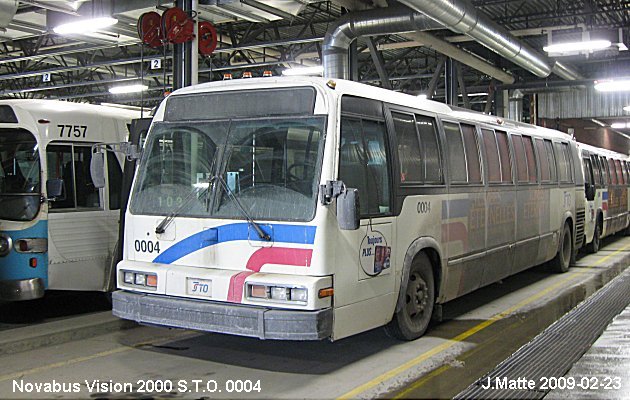 BUS/AUTOBUS: Novabus Vision 2000 S.T.Outaouais