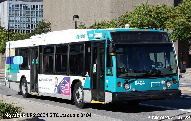 BUS/AUTOBUS: Novabus LFS 2004 STOutaouais