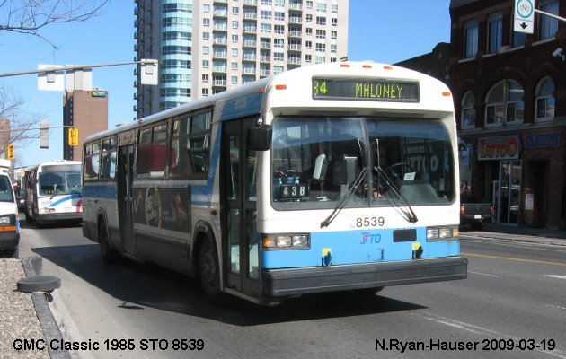 BUS/AUTOBUS: GMC Classic 1985 STOutaouais