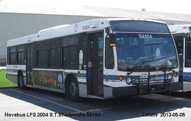 BUS/AUTOBUS: Novabus LFS 2004 STSherbrooke