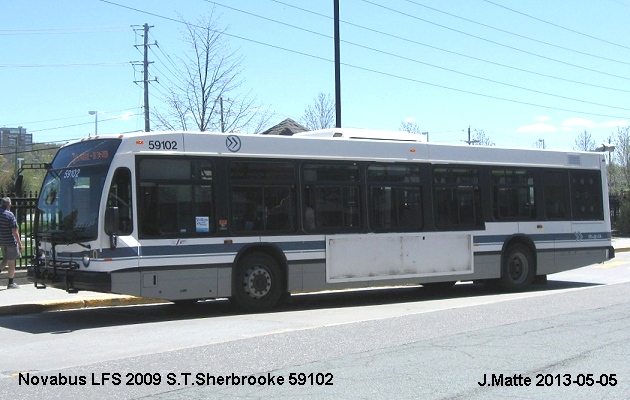 BUS/AUTOBUS: Novabus LFS 2009 STSherbrooke