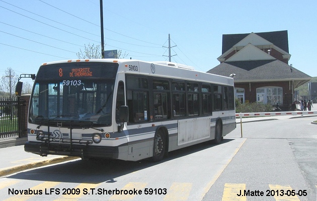 BUS/AUTOBUS: Novabus LFS 2009 STSherbrooke