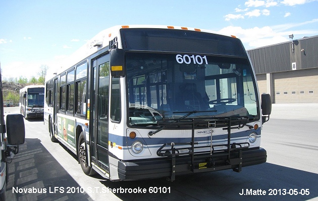 BUS/AUTOBUS: Novabus LFS 2010 STSherbrooke