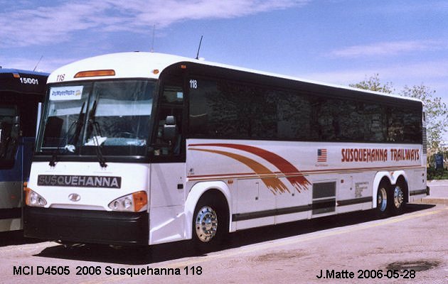 BUS/AUTOBUS: MCI D4505 2006 Susquehanna