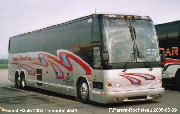 BUS/AUTOBUS: Prevost H3-45 2003 Thiboutot