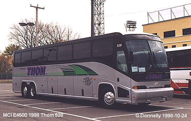 BUS/AUTOBUS: MCI E Type 1999 Thom