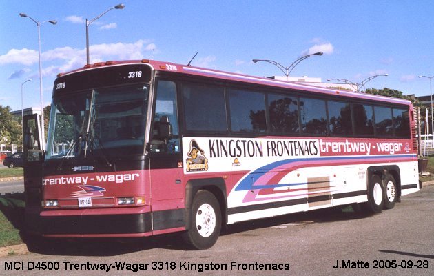 BUS/AUTOBUS: MCI D4500 1998 Trentway-Wagar