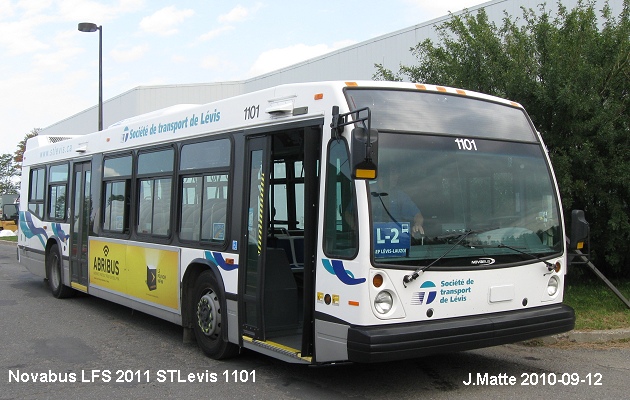 BUS/AUTOBUS: Novabus LFS 2011 STLevis